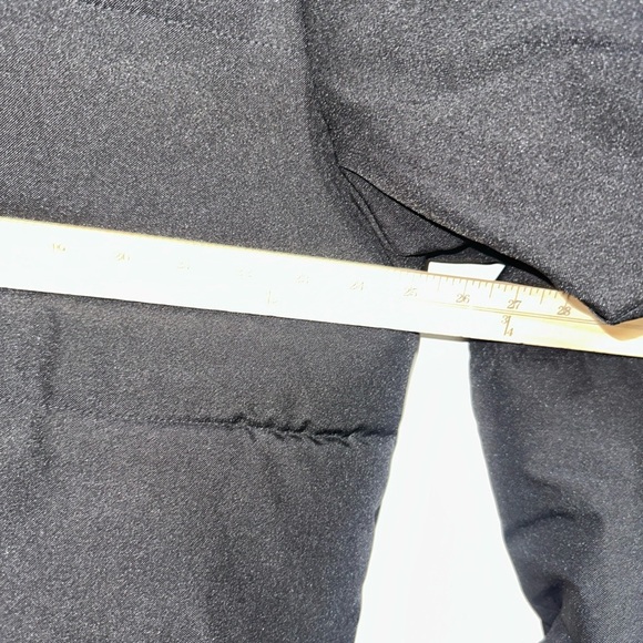 Black Ski & Snowboard Jacket with Insulation and Extreme Weather Resistance - Picture 8 of 14